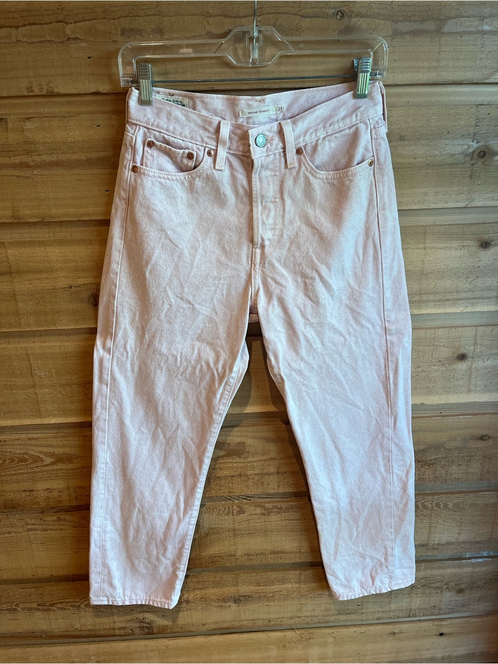 LEVI’S High-Rise Wedgie in Light Pink